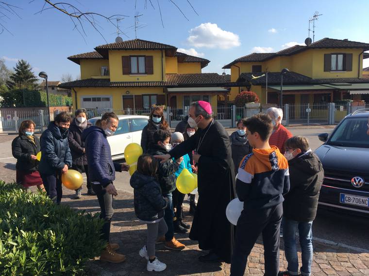 0.1.Arrivo del vescovo.JPG