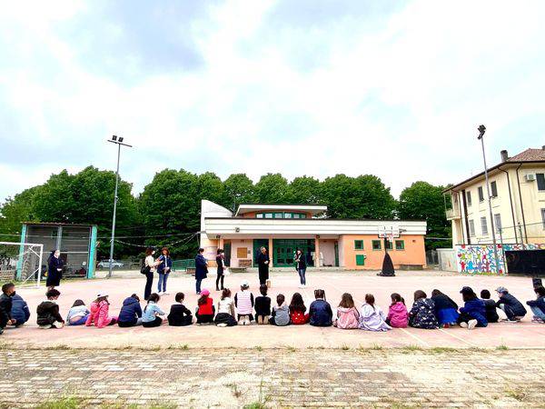 1 vescovo alla casa del giovane.jpg