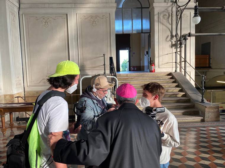 4 La prima intervista per i media dell_unità pastorale.jpg