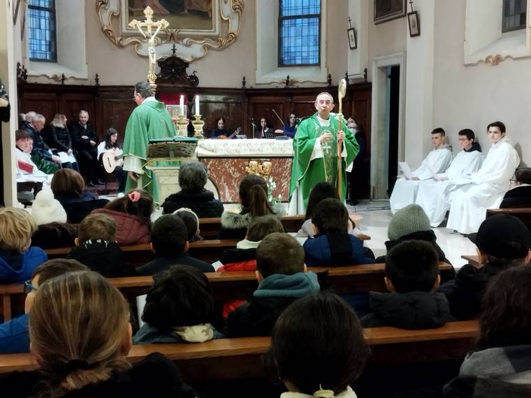 5 a Boccadiganda, il Vescovo presiede la S. Messa e incontra la comunita 6.jpg