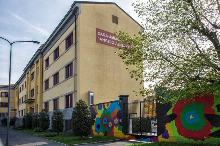 Casa carità esterno.jpg