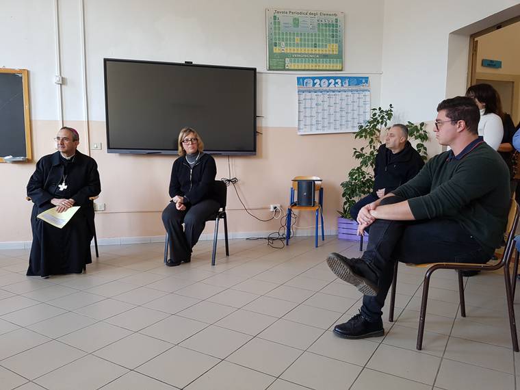 Incontro con studenti Istituto Strozzi.jpg