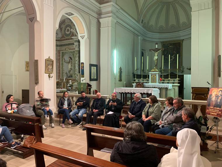 Incontro nella chiesa di Libiola con le famiglie.jpg
