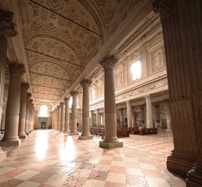 La Cattedrale di San Pietro_ritaglio.jpg