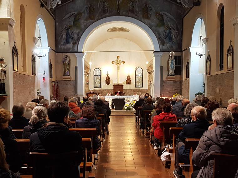 Messa di consolazione a Brede per i defunti giovani.jpg