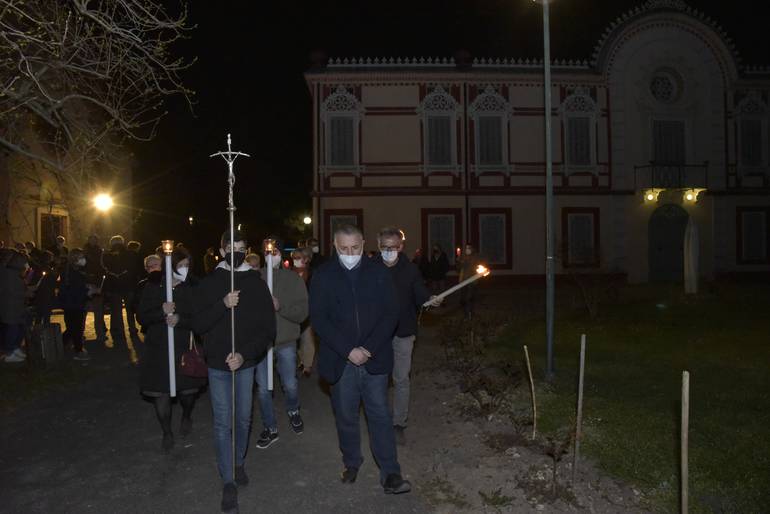 UPC casa del sole processione.JPG