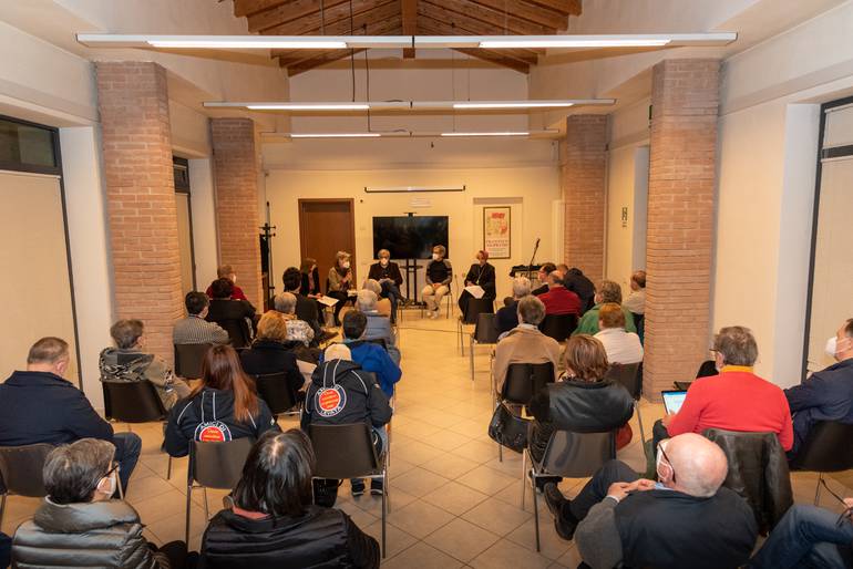 UPC visita tavolo fratellanza.jpg