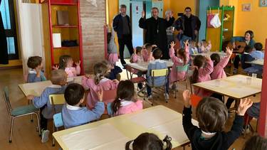 Vescovo scuola materna Ostiglia.jpg