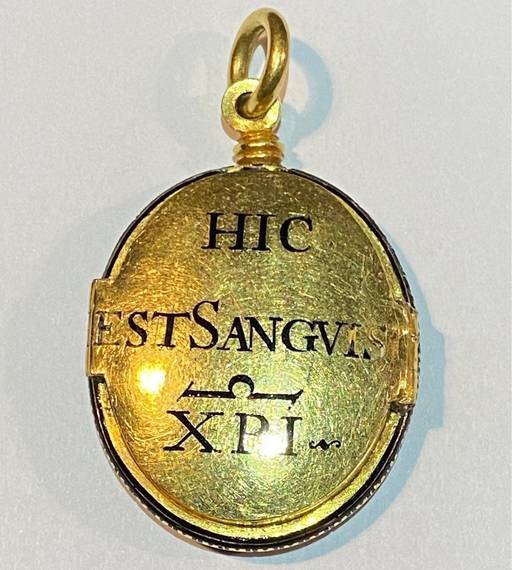 ciondolo preziosissimo sangue.jpg