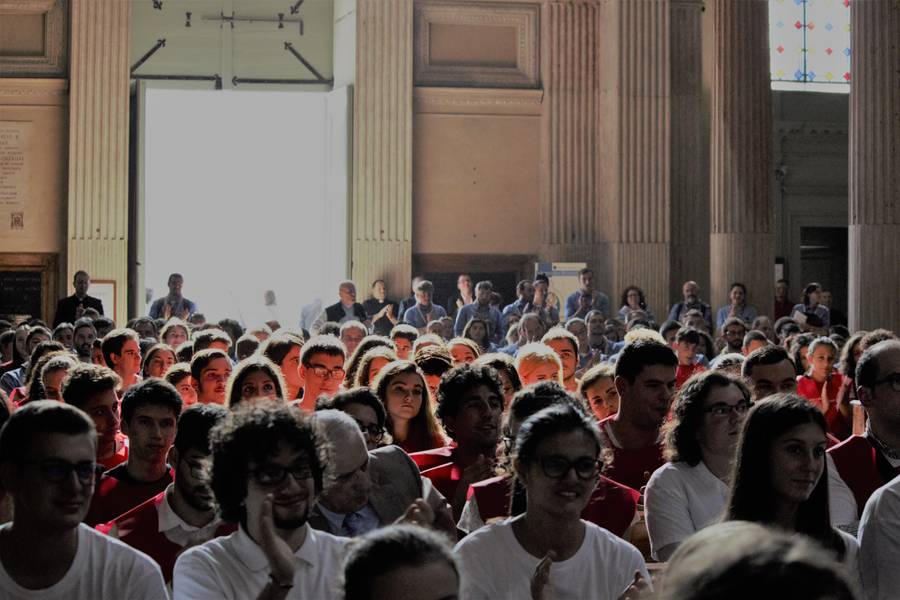 C:\fakepath\duomo persone ragazzi.jpg