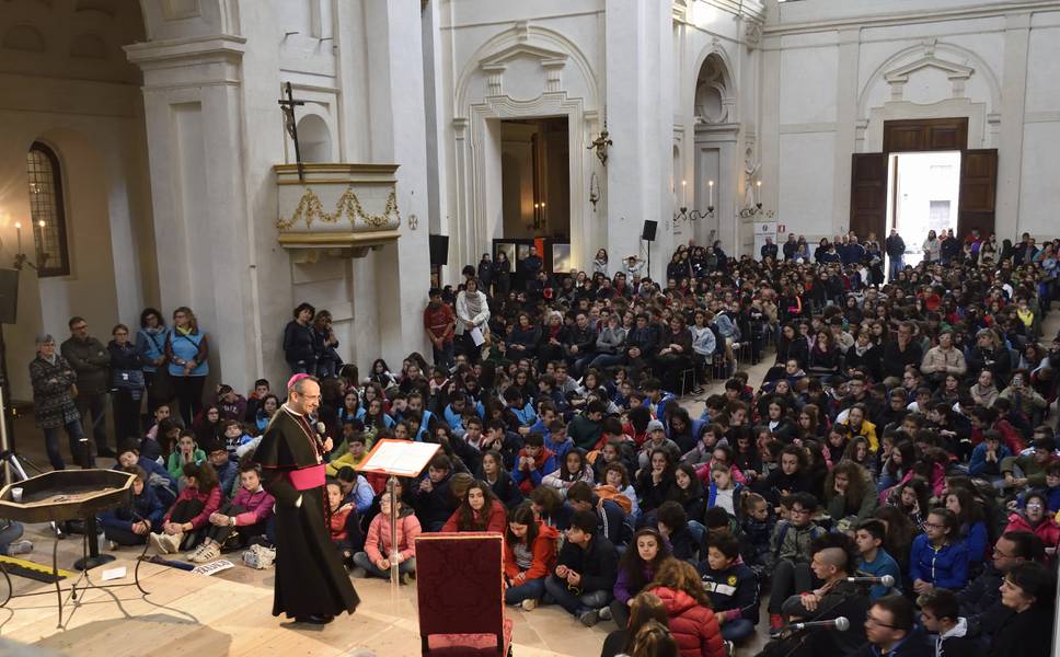 C:\fakepath\follow me 11.JPG