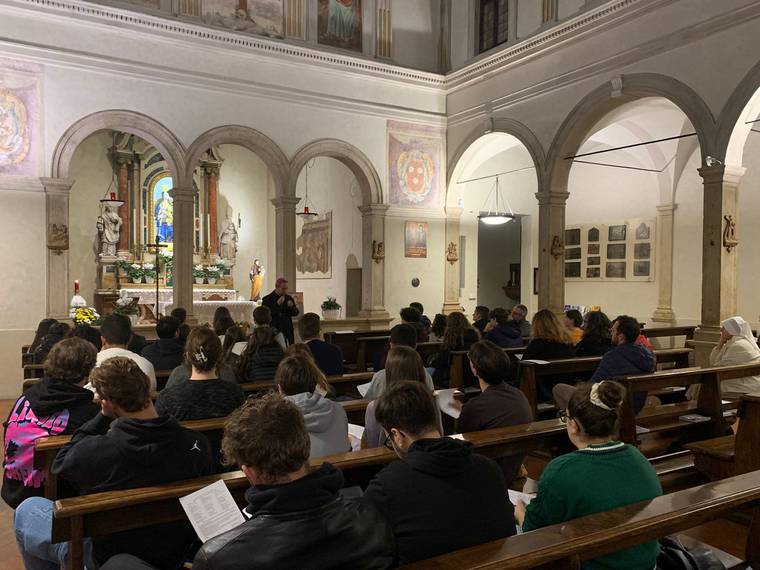 incontro giovani alla comuna.jpg