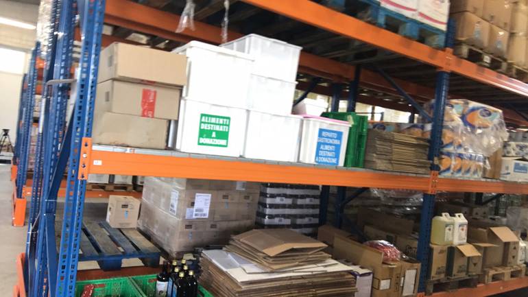 magazzino caritas 1.jpg