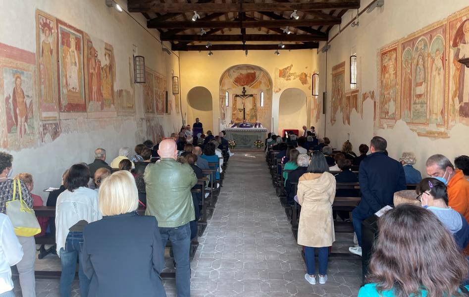 messa cimitero marcaria.jpg