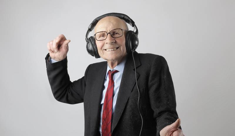 C:\fakepath\pexels-andrea-piacquadio-ascolto 4 - Copia.jpg