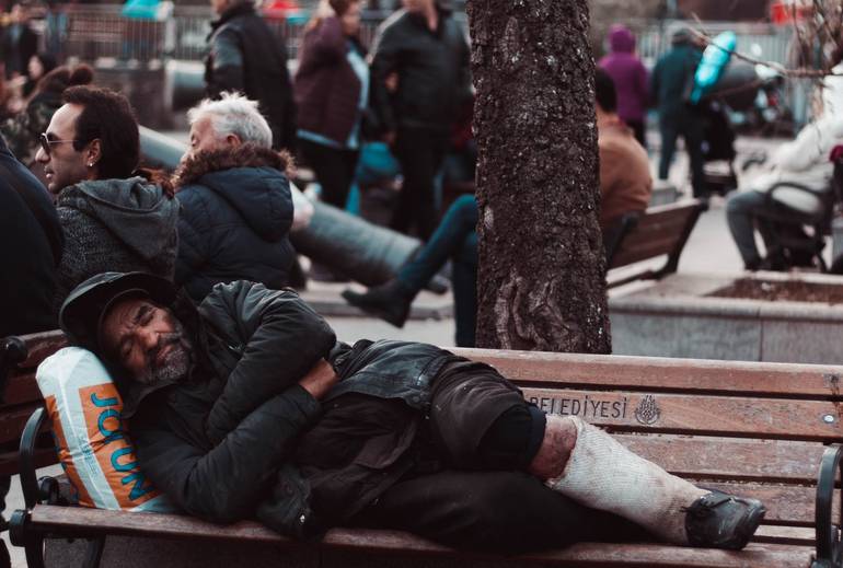 C:\fakepath\pexels-levent-simsek-homeless 2.jpg