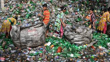 C:\fakepath\pexels-mumtahina-tanni-discarica bambini.jpg