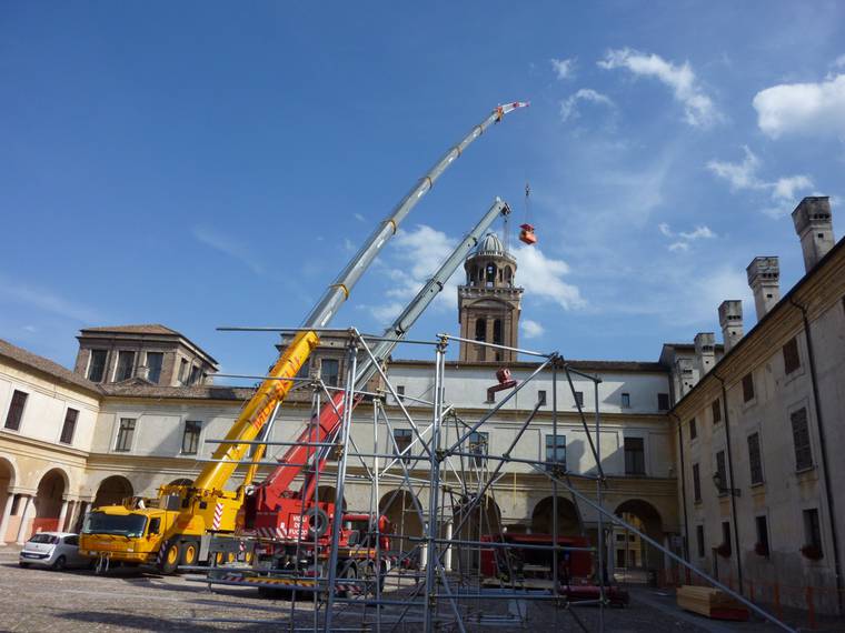 piazza Castello 1.jpg