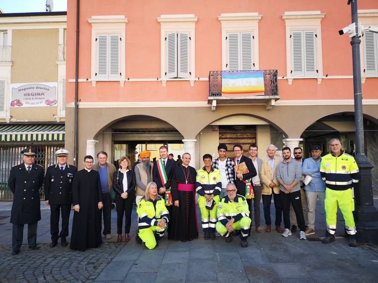 saluto autorità suzzara.jpg