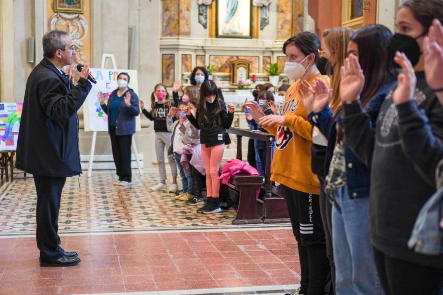 vescovo 29 aprile_quingentole.jpg