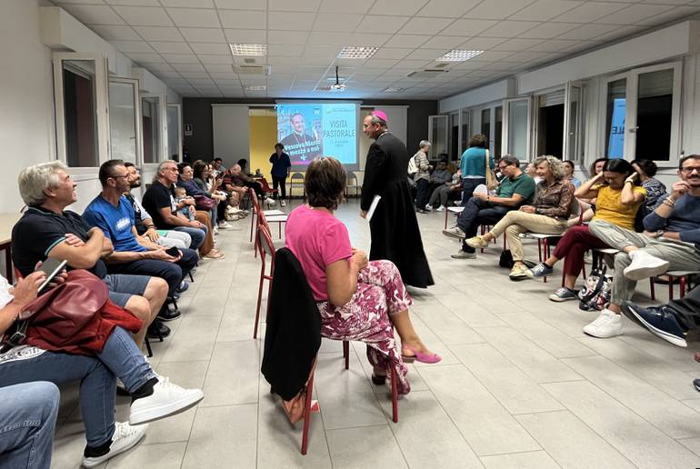 vescovo educatori gonzaga 10.2023.jpg