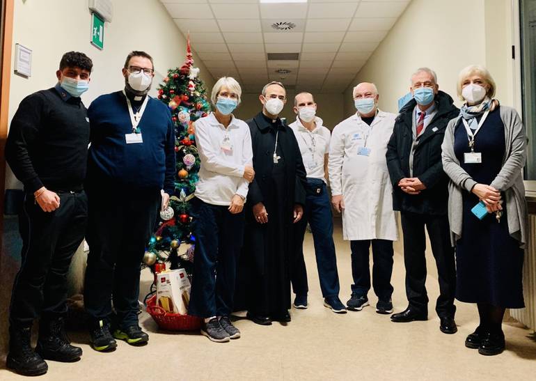 vescovo ospedale 2021 1.jpg